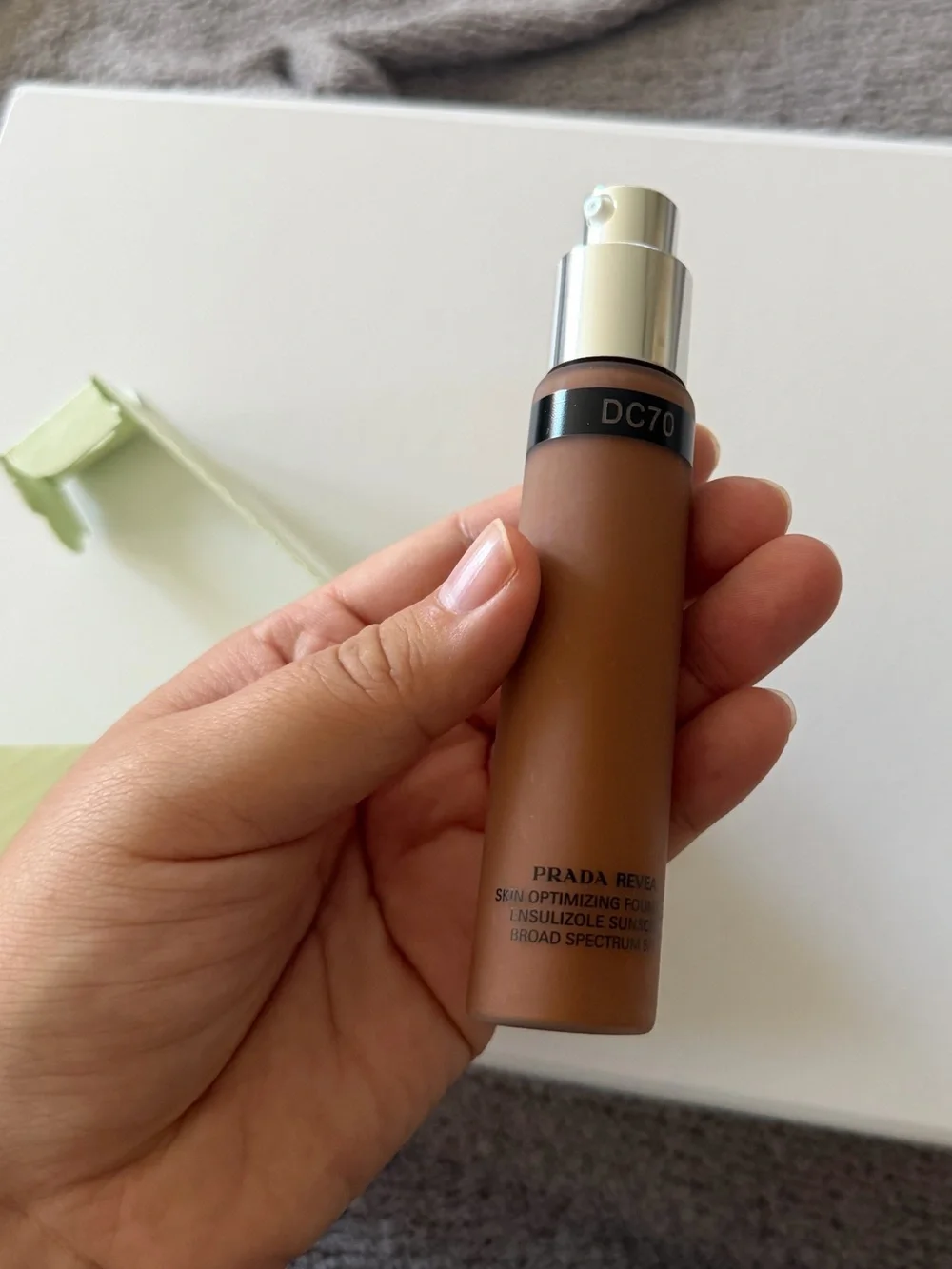 Prada Reveal Foundation DC70